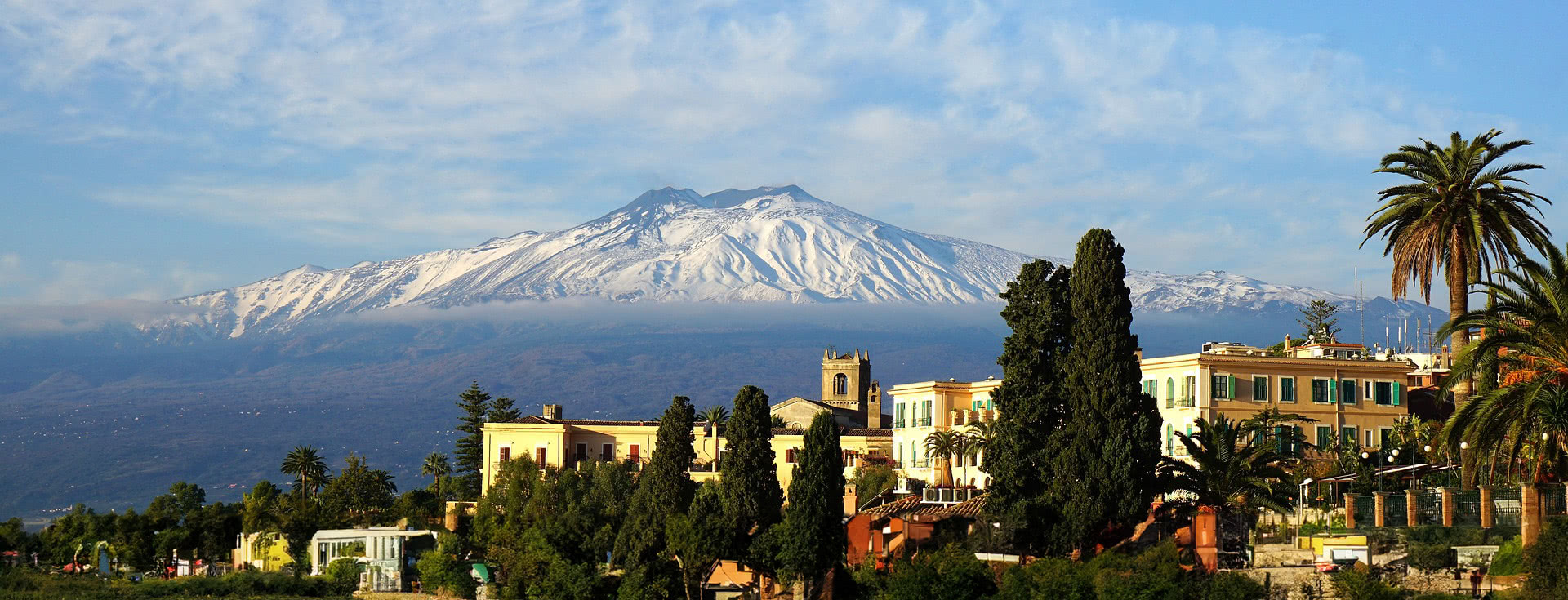 Blick auf dem Etna von der Stadt Catania